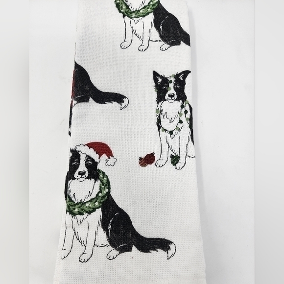St.‎ Nicholas Square Dog Happy Howlidays Set Of Two Kitchen Towels NWT - Picture 2 of 7